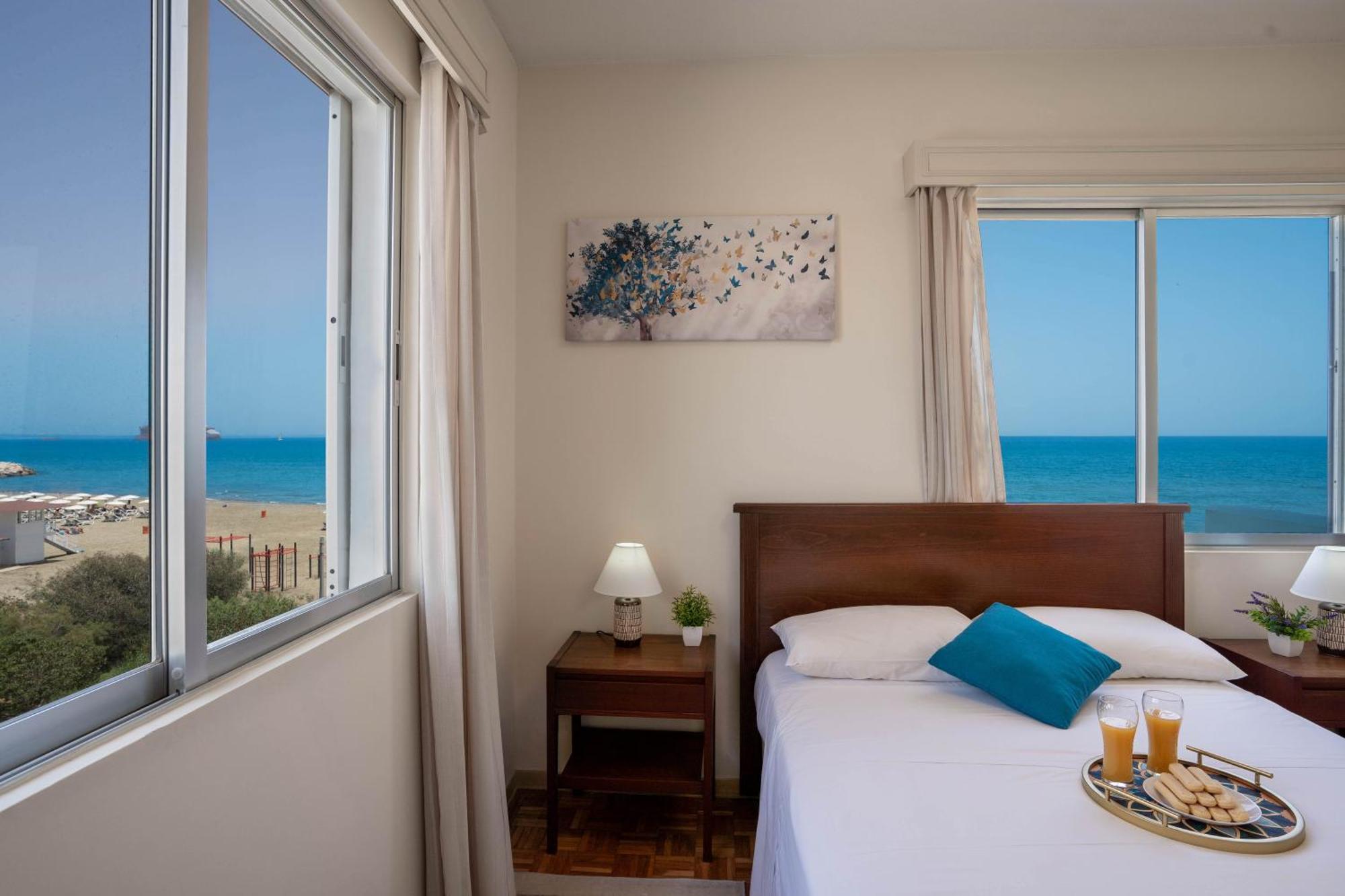 Makenzy Sandy Beachfront Paradise Lárnaca Exterior foto